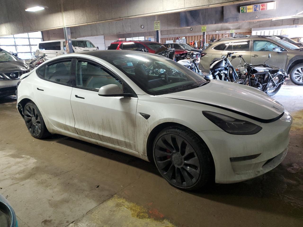 2023 TESLA MODEL 3 - Фото 4