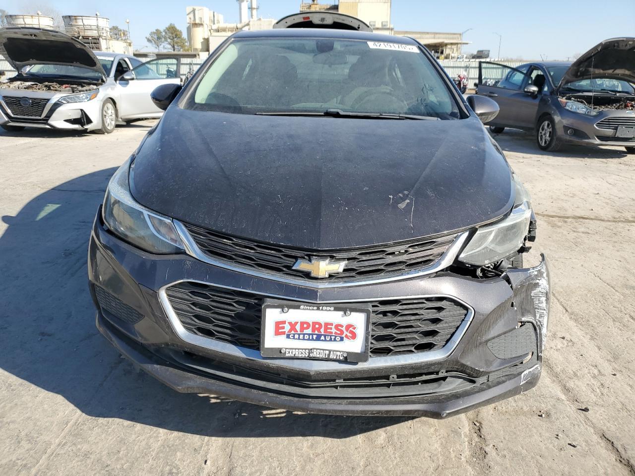 2017 CHEVROLET CRUZE LT - Image 5