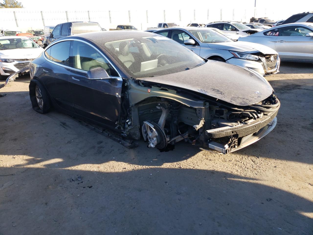 2019 TESLA MODEL 3 - Фото 4