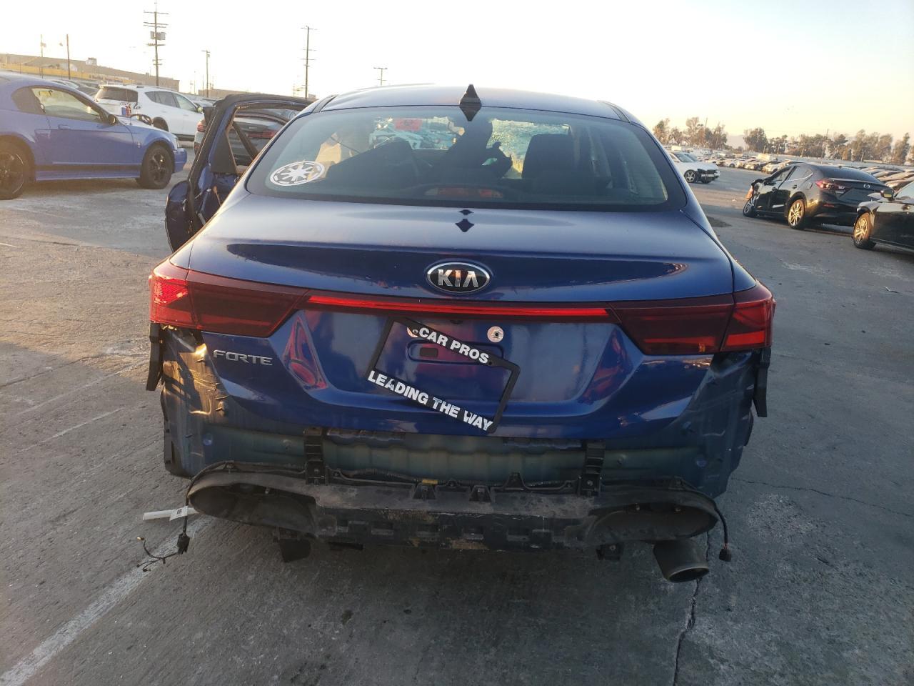 2020 KIA FORTE FE - Image 6