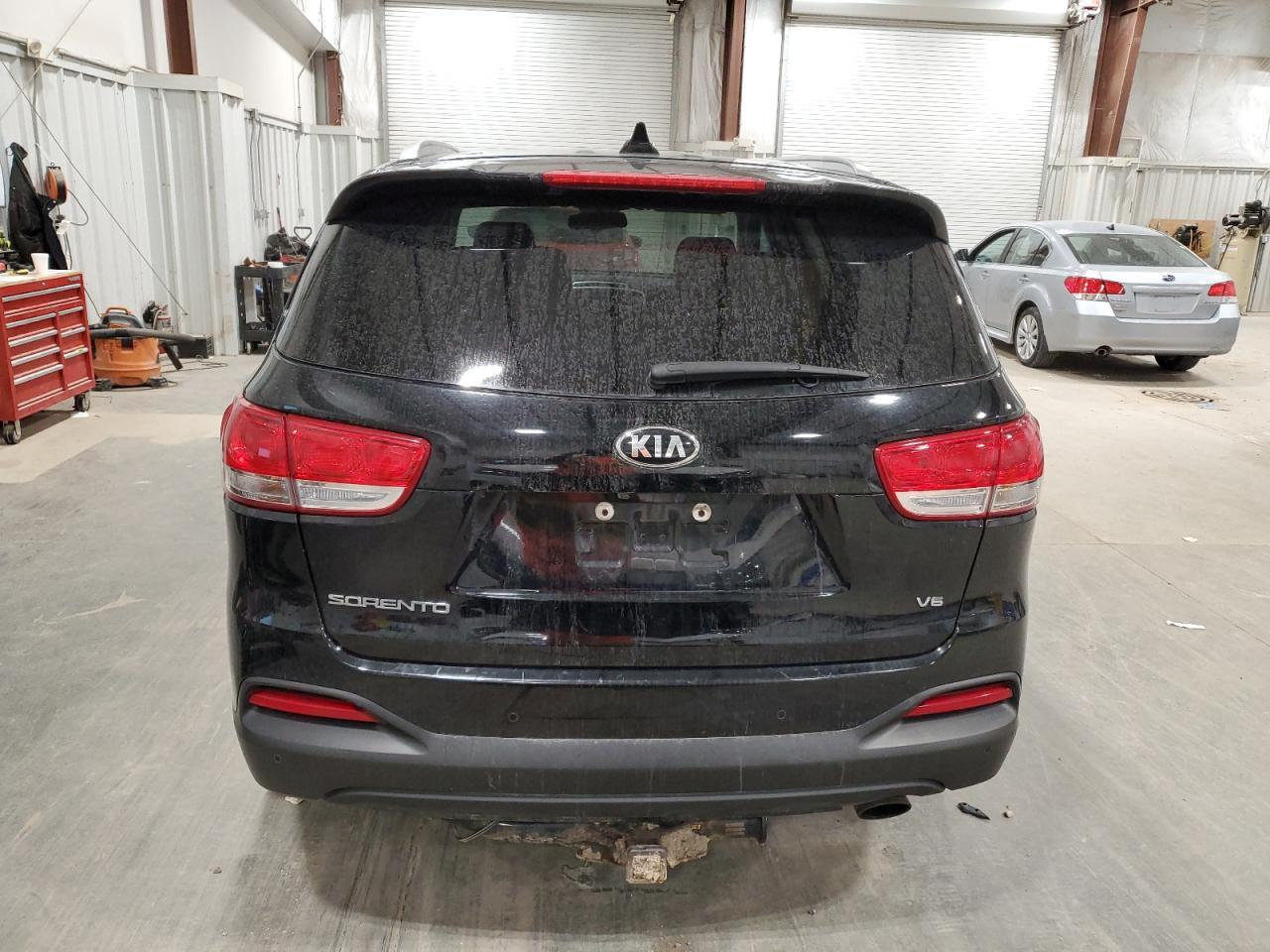 2017 KIA SORENTO LX - Фото 6