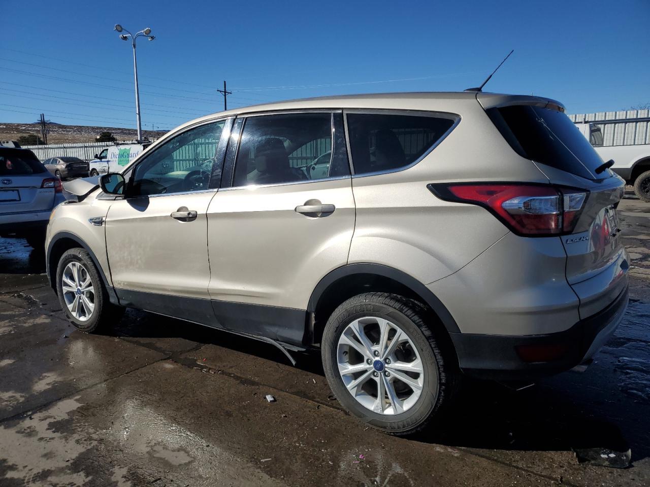 2017 FORD ESCAPE SE - Image 2