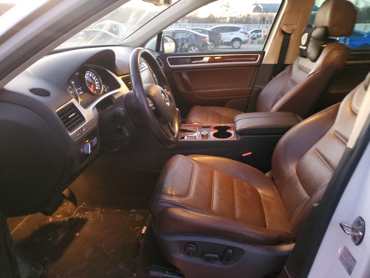 2013 VOLKSWAGEN TOUAREG V6 - Image 7