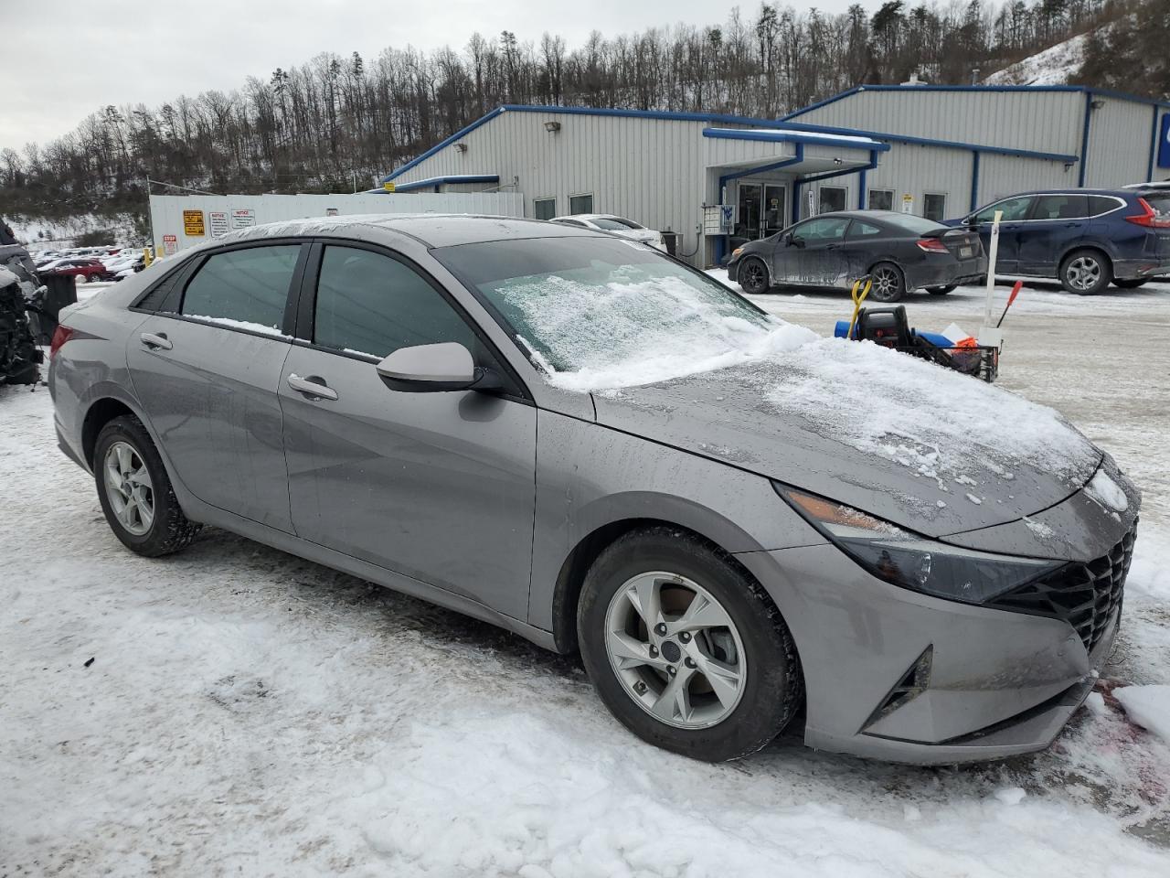 2023 HYUNDAI ELANTRA SE - Image 4