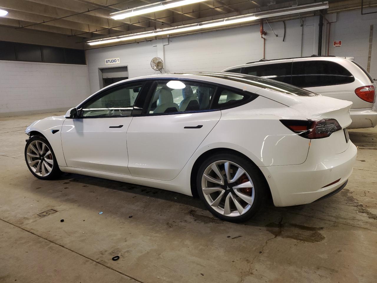 2022 TESLA MODEL 3 - Image 2