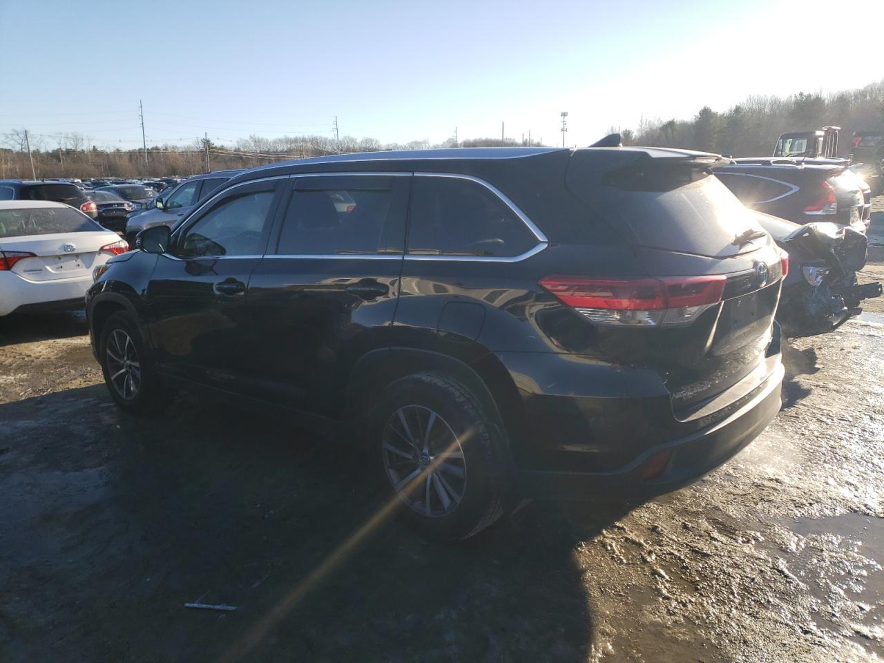 2019 TOYOTA HIGHLANDER - Image 2