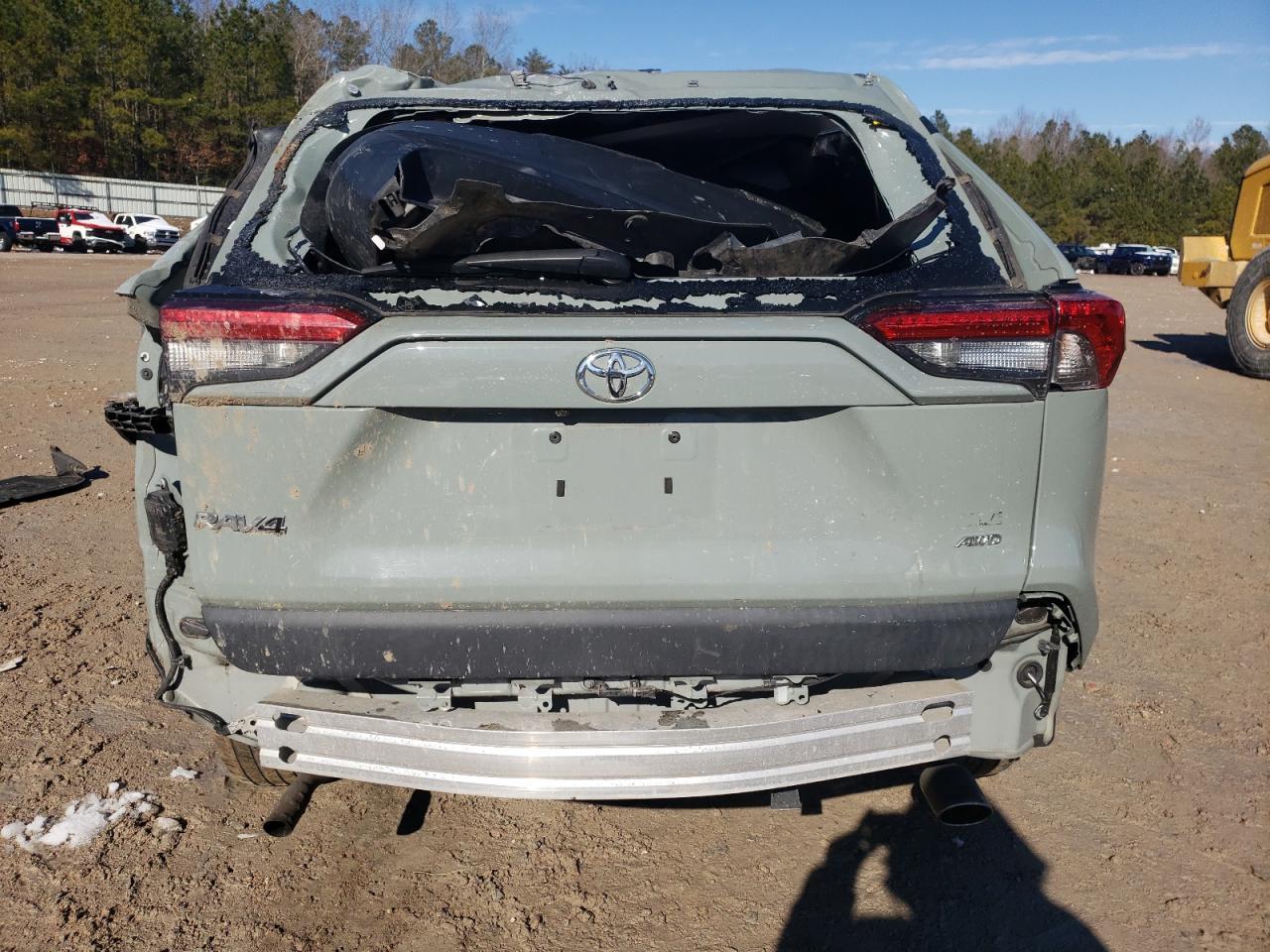 2020 TOYOTA RAV4 XLE P - Image 6