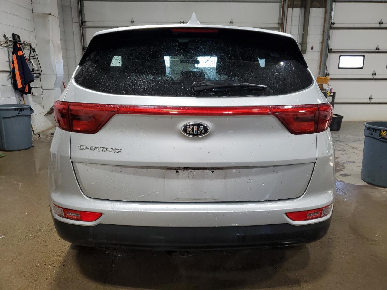 2017 KIA SPORTAGE L - Image 6