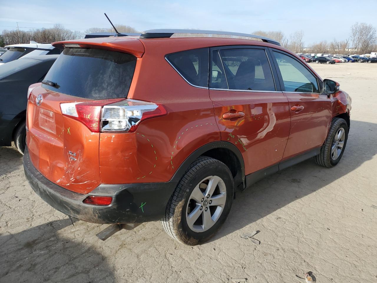 2015 TOYOTA RAV4 XLE - Фото 3