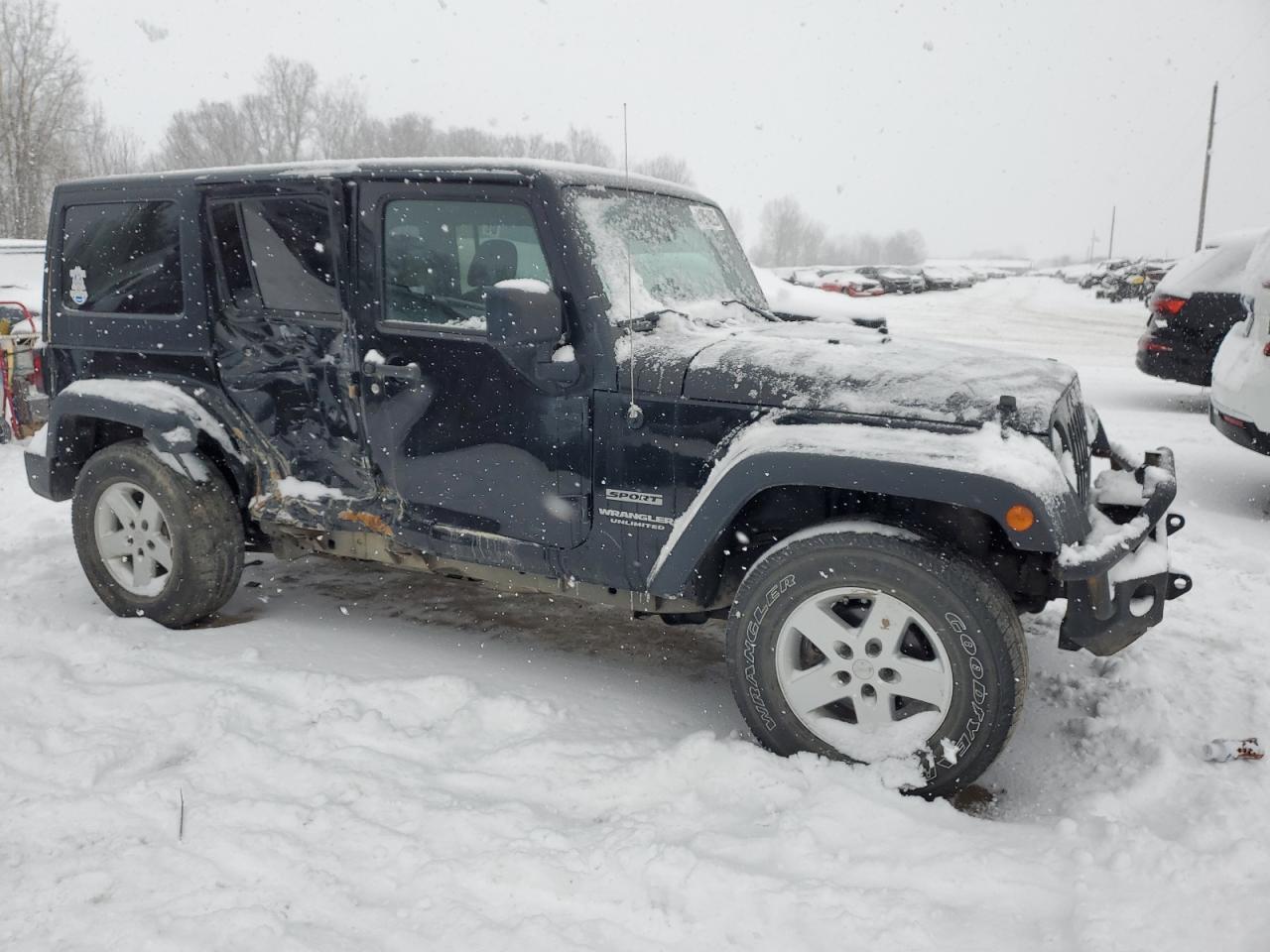2017 JEEP WRANGLER U - Image 4