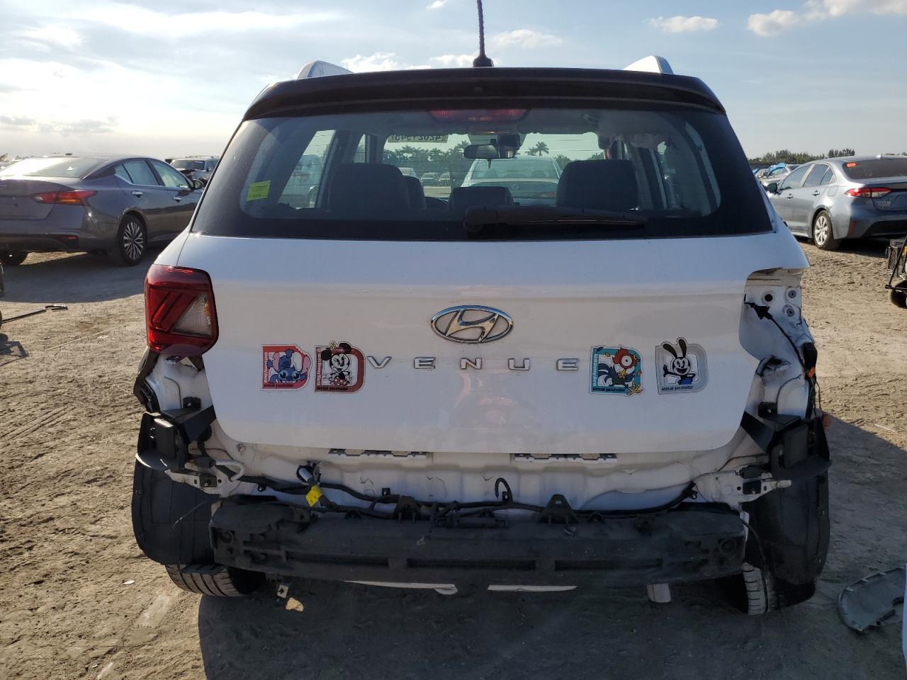 2023 HYUNDAI VENUE SEL - Image 6