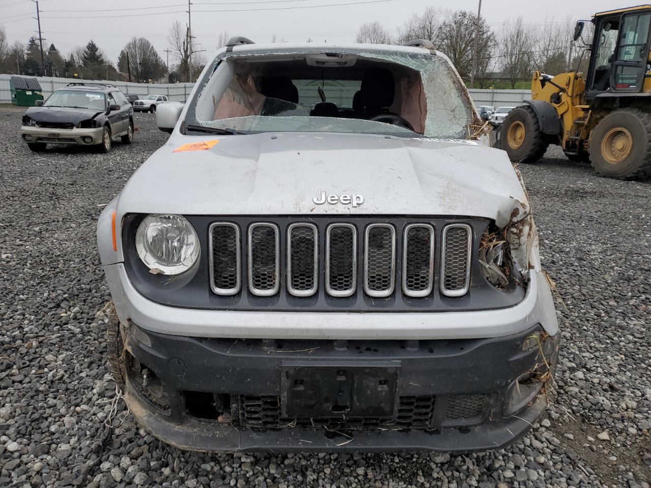 2017 JEEP RENEGADE L - Image 5
