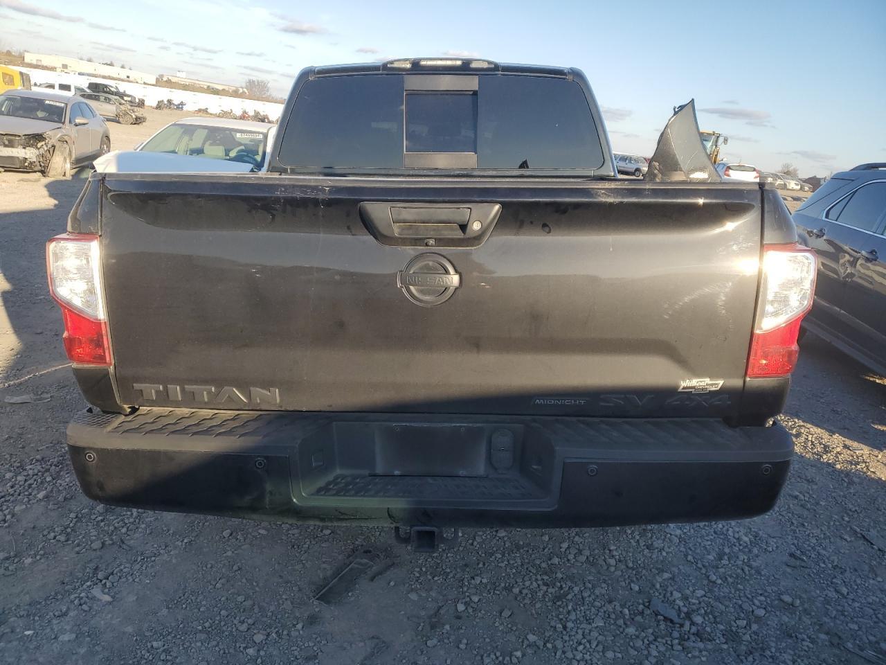 2018 NISSAN TITAN SV - Фото 6