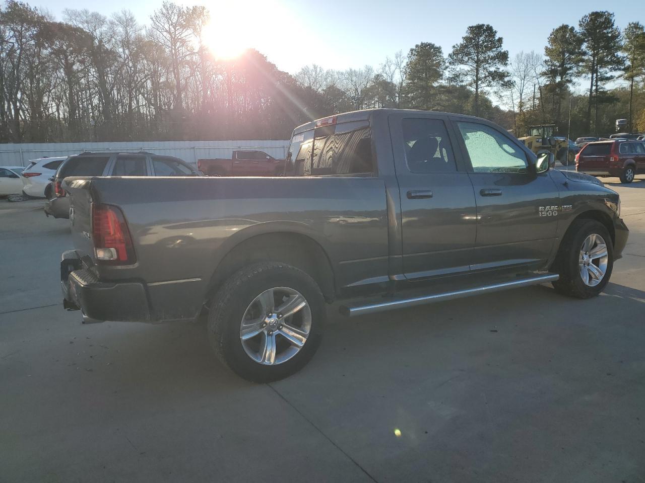 2017 RAM 1500 SPORT - Фото 3