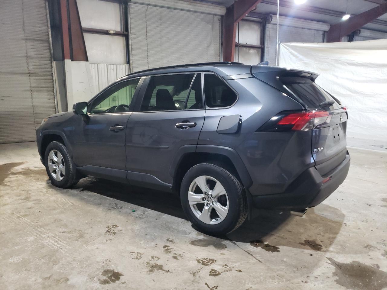 2020 TOYOTA RAV4 XLE - Image 2