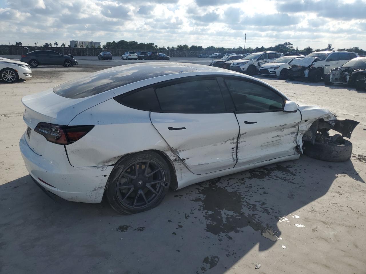 2021 TESLA MODEL 3 - Фото 3