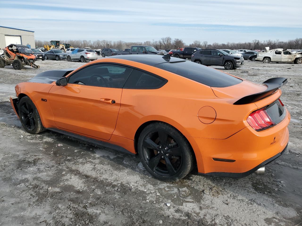 2021 FORD MUSTANG GT - Фото 2