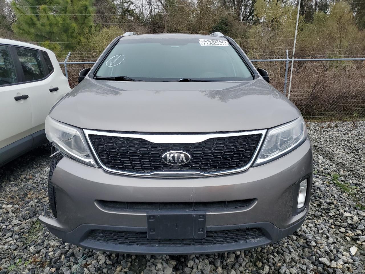 2015 KIA SORENTO LX - Image 5