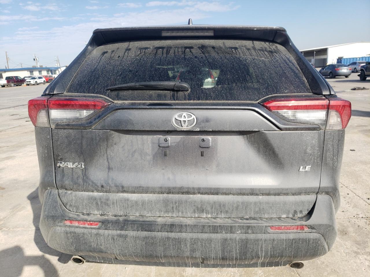 2021 TOYOTA RAV4 LE - Фото 6