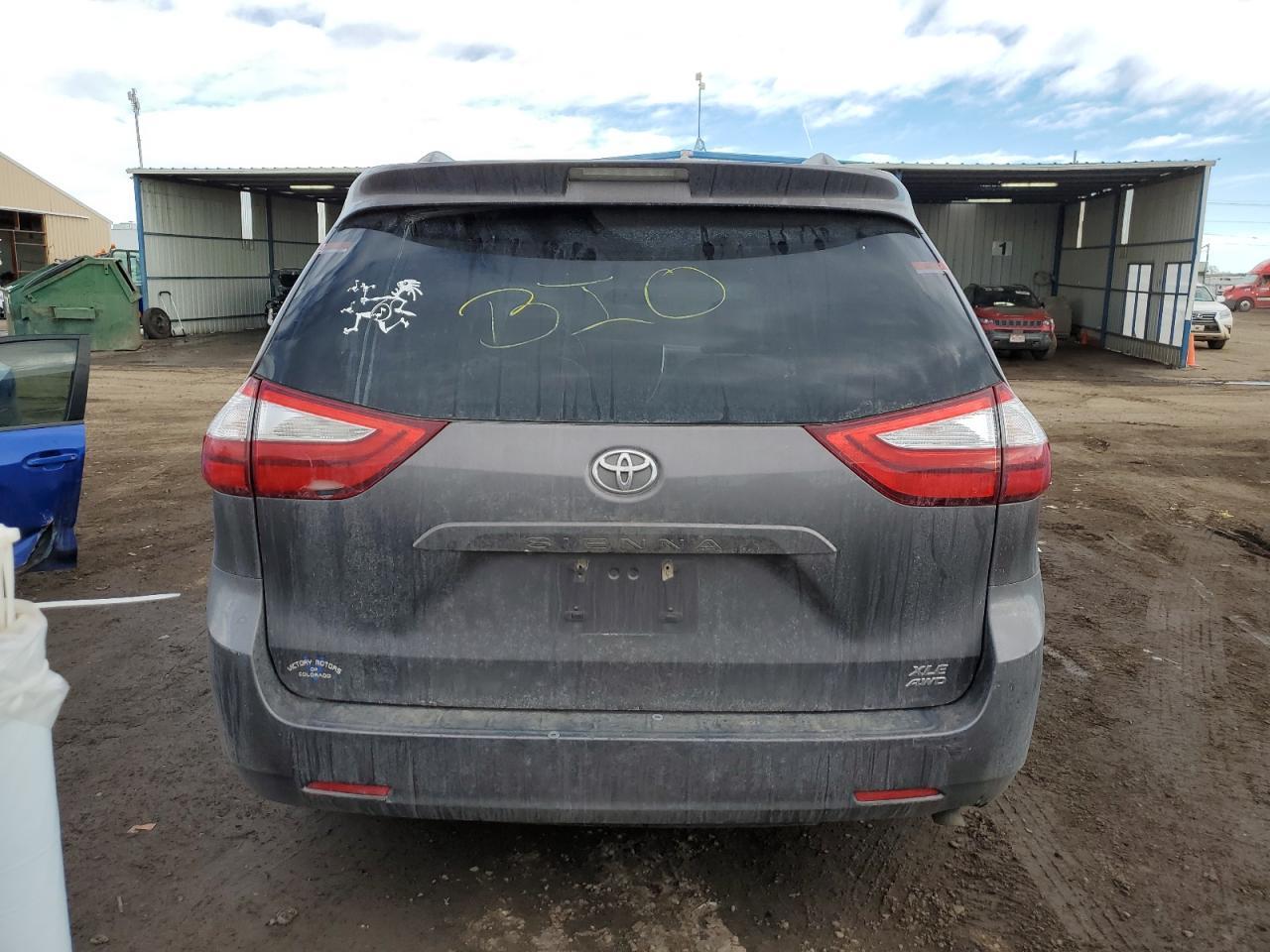 2015 TOYOTA SIENNA XLE - Фото 6