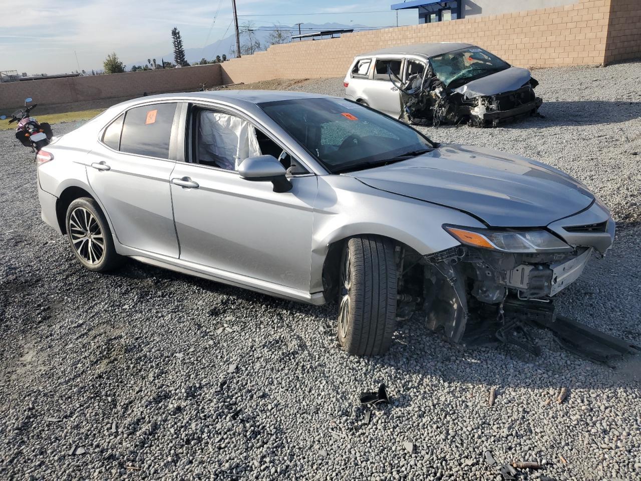 2020 TOYOTA CAMRY SE - Image 4