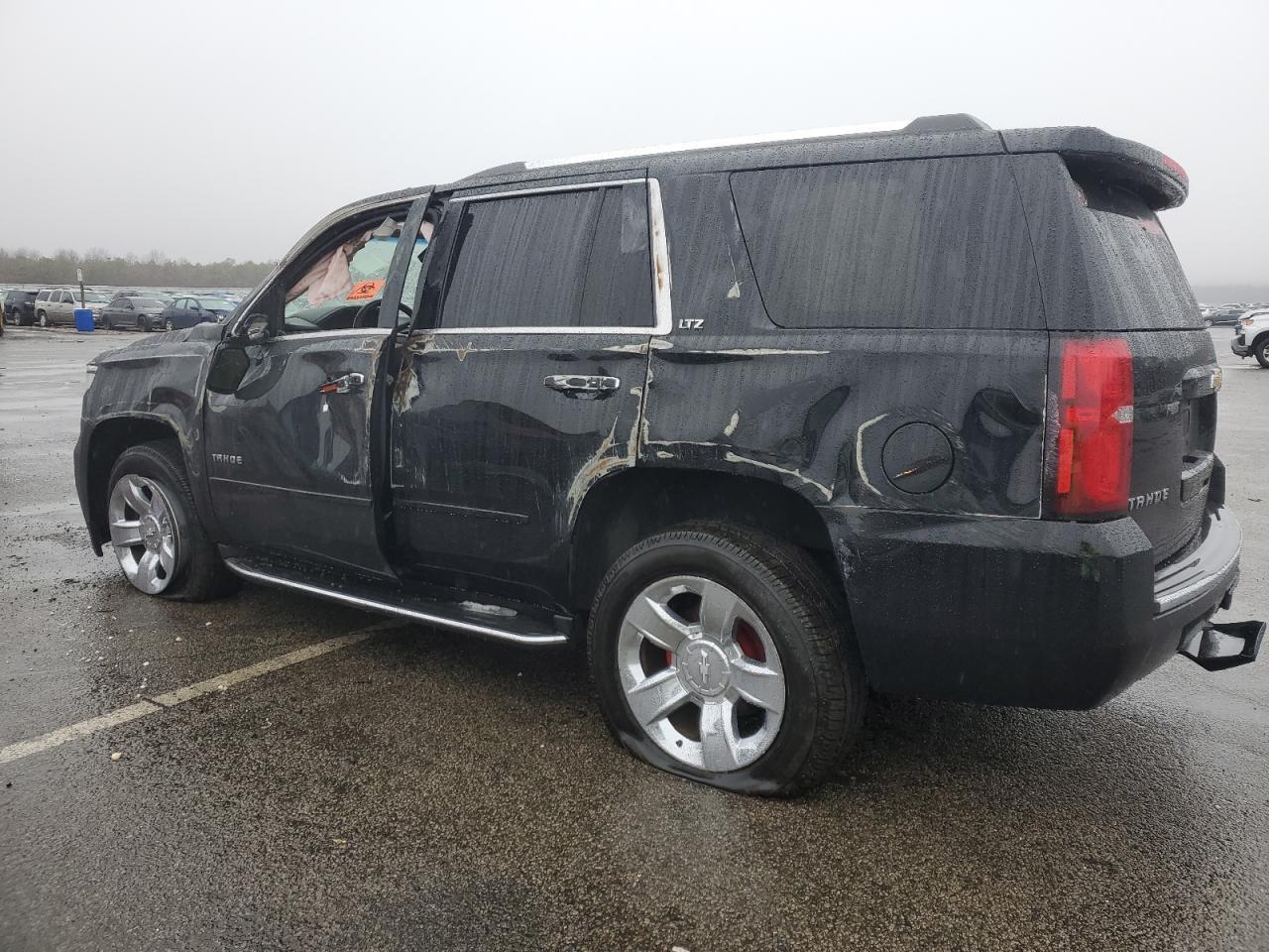 2015 CHEVROLET TAHOE K150 - Фото 2