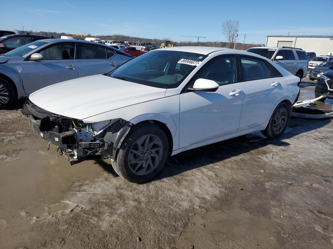 2024 HYUNDAI ELANTRA SE