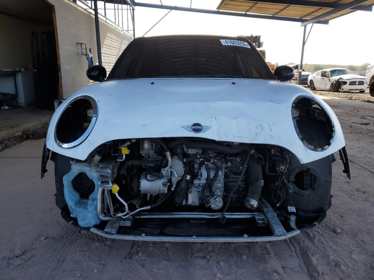 2016 MINI COOPER CLU - Image 5