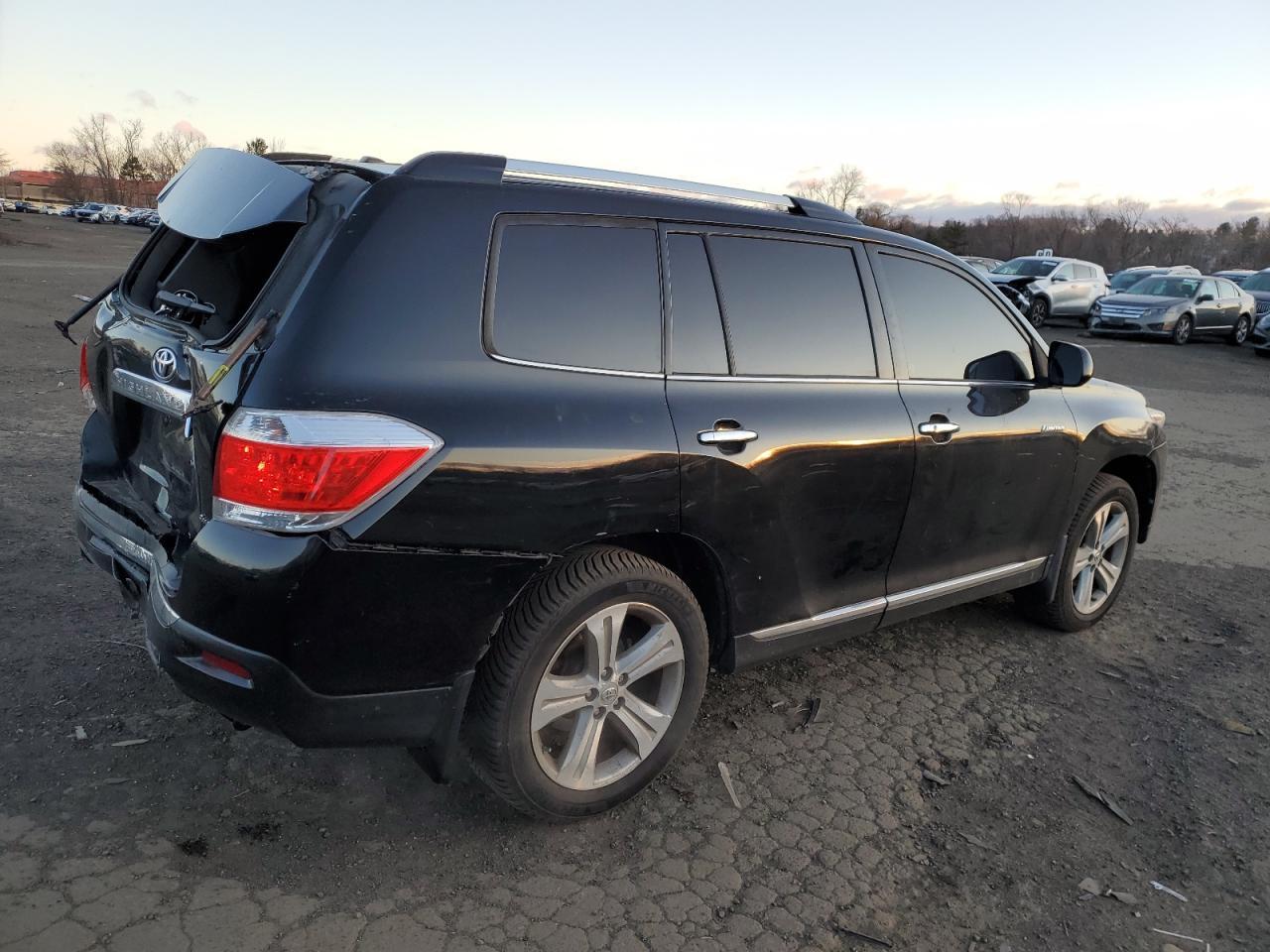 2012 TOYOTA HIGHLANDER - Image 3