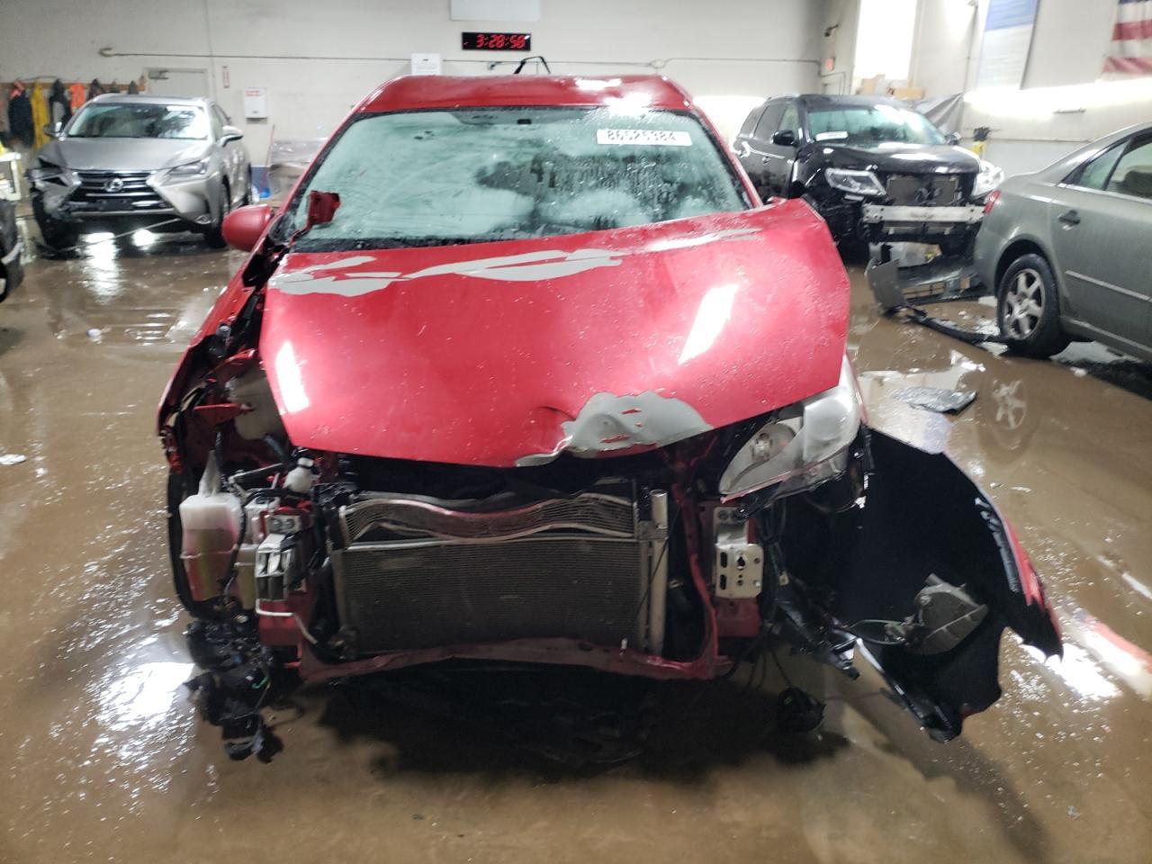 2013 TOYOTA PRIUS V - Image 5