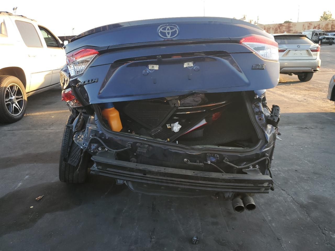 2020 TOYOTA COROLLA SE - Фото 6