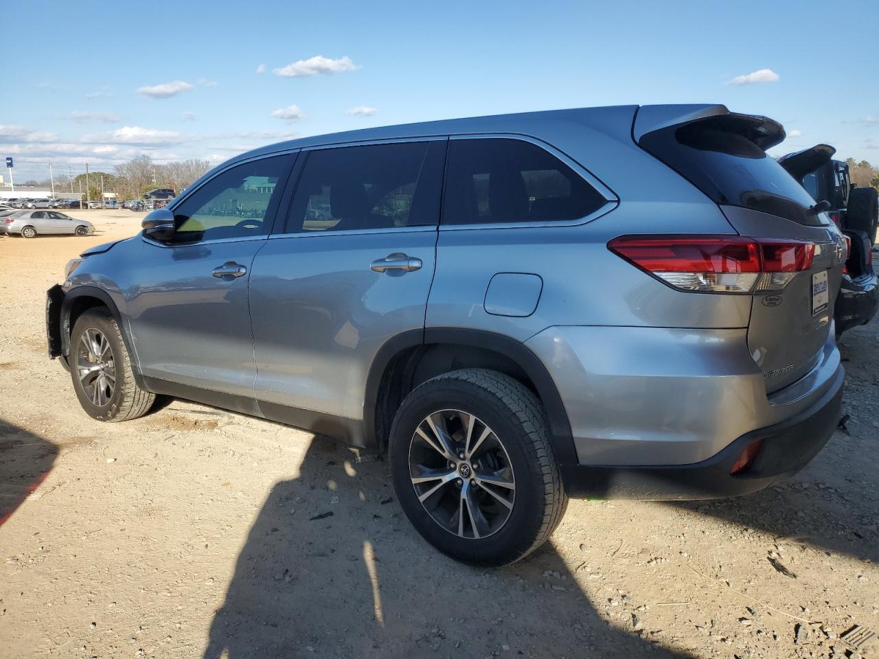 2019 TOYOTA HIGHLANDER - Image 2