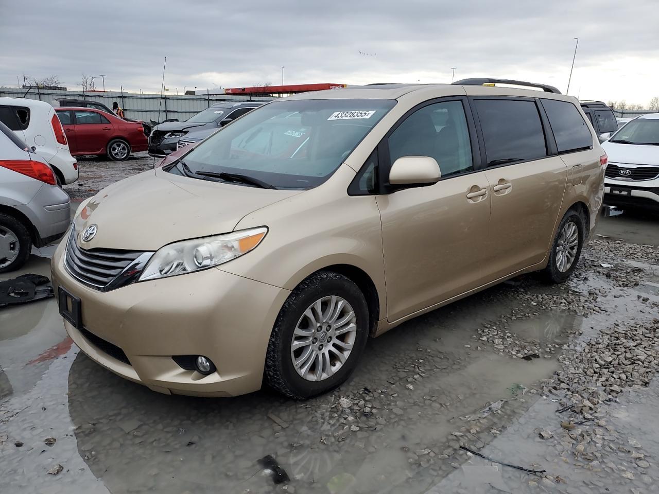 2011 TOYOTA SIENNA XLE