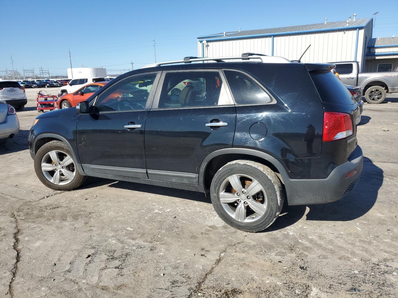 2012 KIA SORENTO EX - Image 2