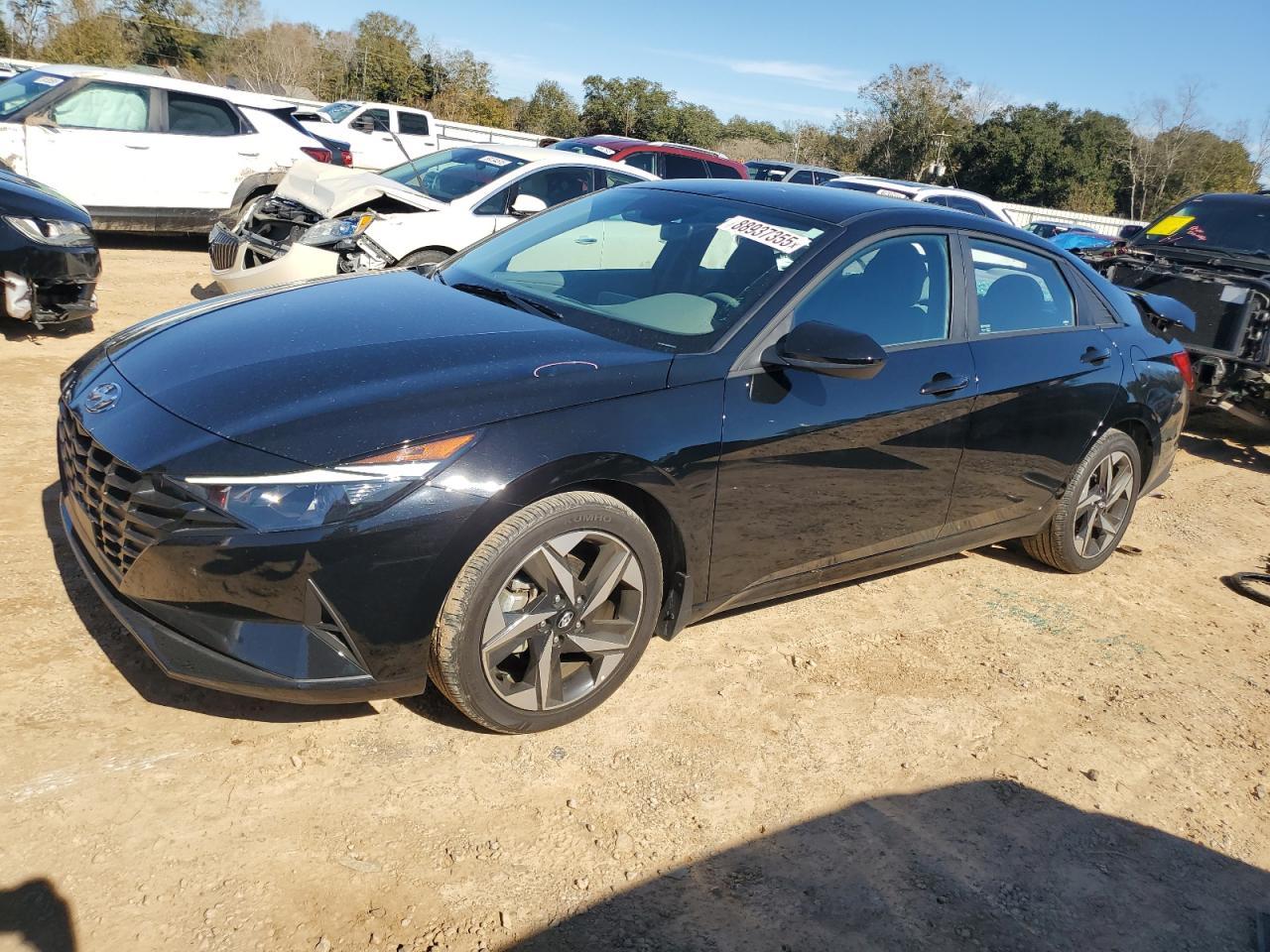 2023 HYUNDAI ELANTRA SE
