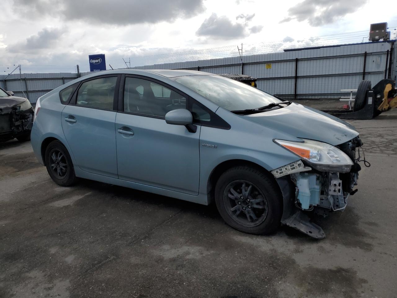 2015 TOYOTA PRIUS - Фото 4