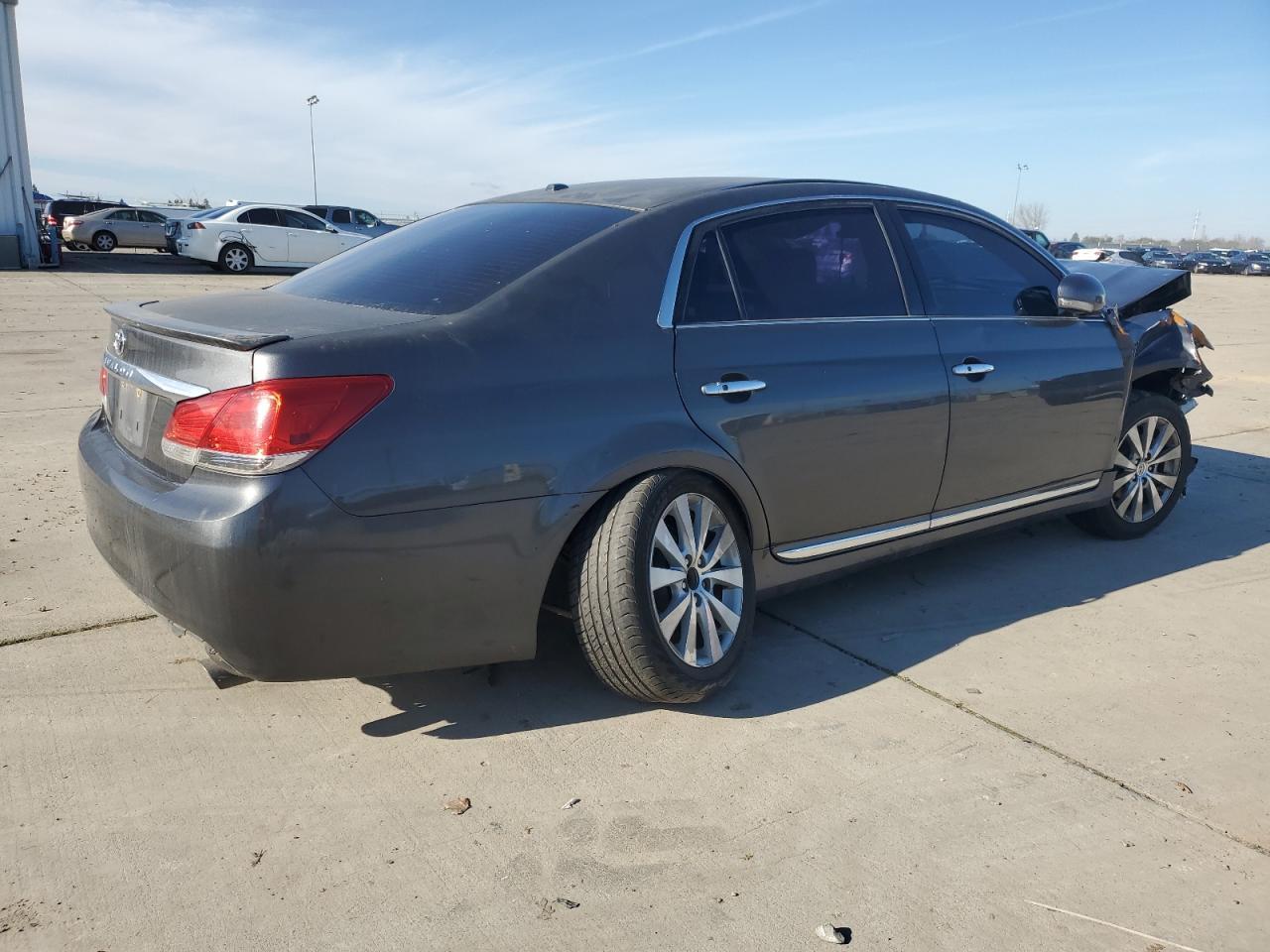 2011 TOYOTA AVALON BAS - Image 3