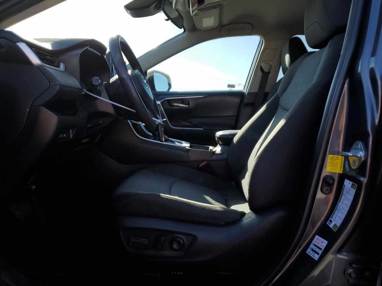 2022 TOYOTA RAV4 XLE - Image 7