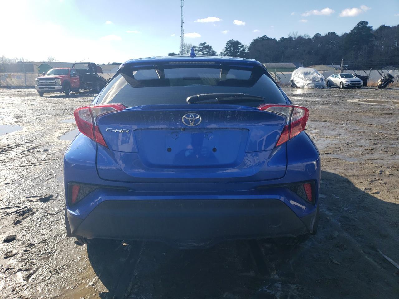 2022 TOYOTA C-HR XLE - Фото 6
