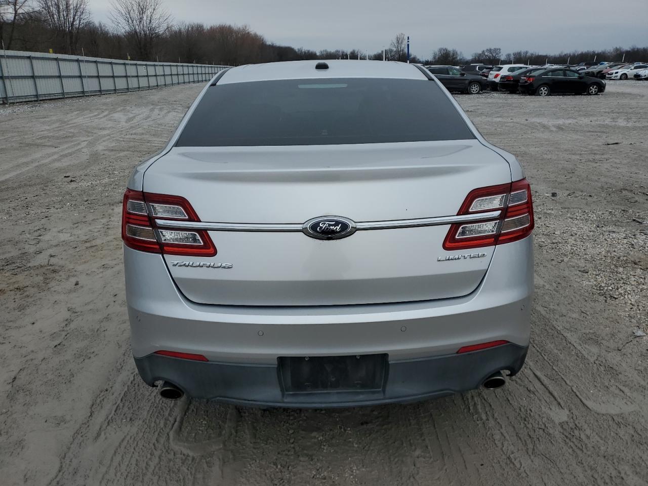 2013 FORD TAURUS LIM - Image 6