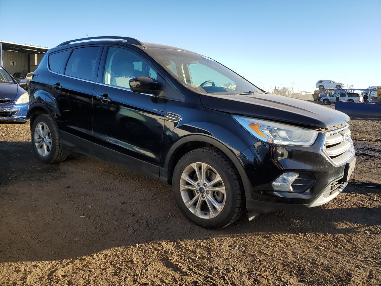 2017 FORD ESCAPE SE - Фото 4