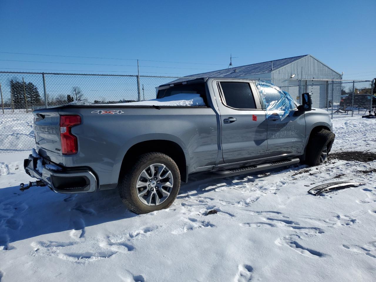 2021 CHEVROLET SILVERADO - Фото 3