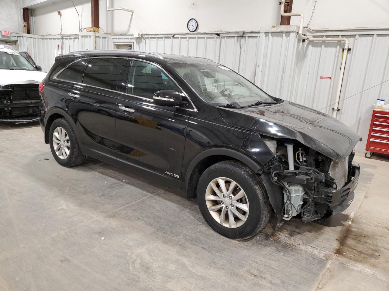 2017 KIA SORENTO LX - Фото 4
