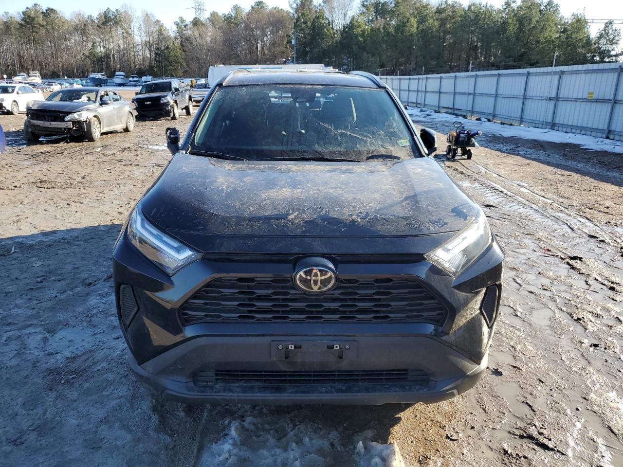 2022 TOYOTA RAV4 XLE - Image 5