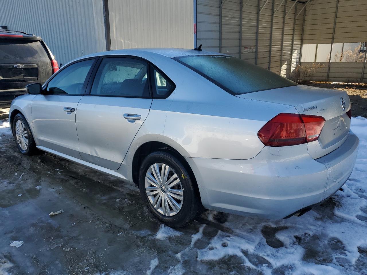 2014 VOLKSWAGEN PASSAT S - Фото 2