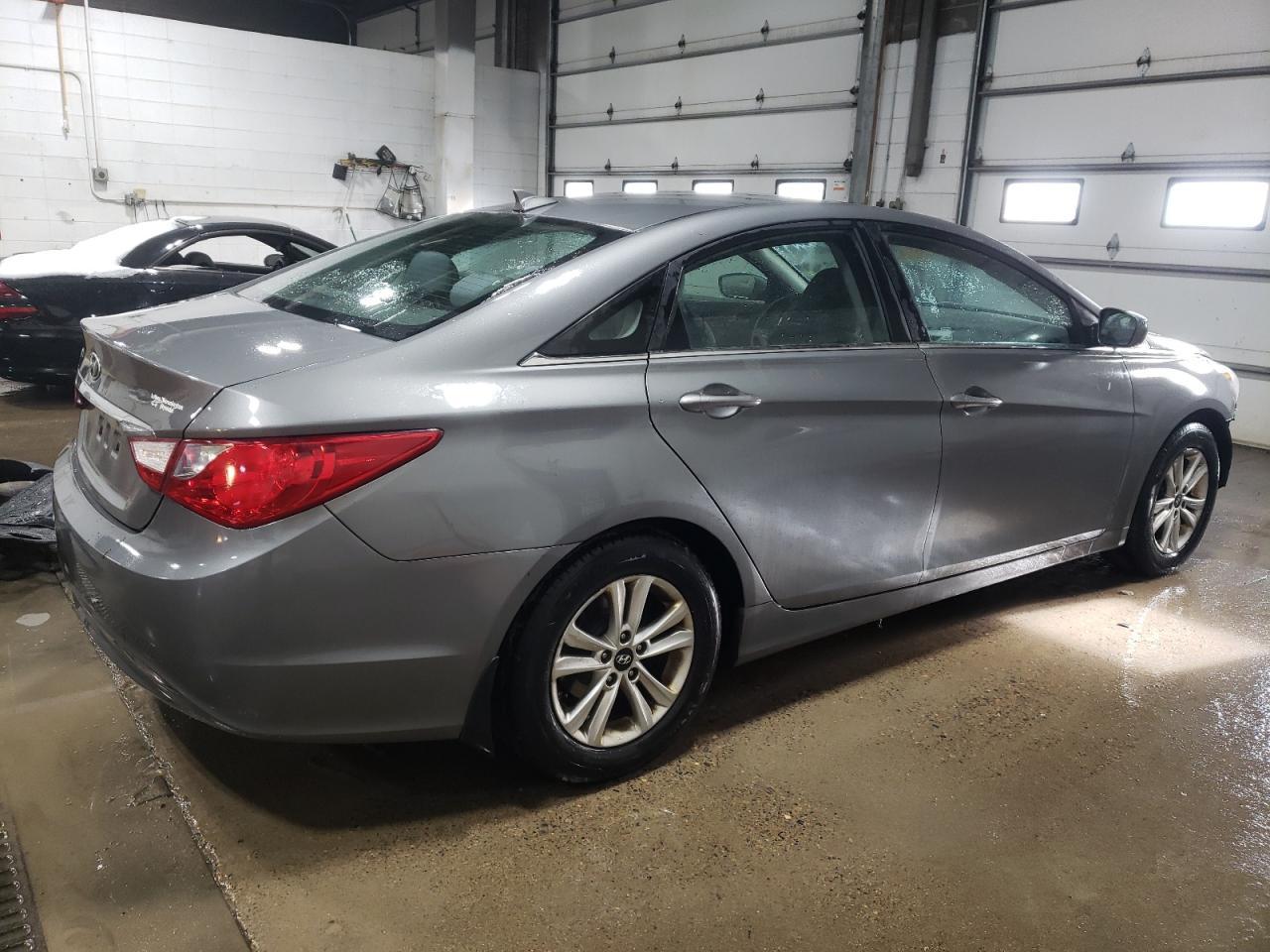 2013 HYUNDAI SONATA GLS - Image 3