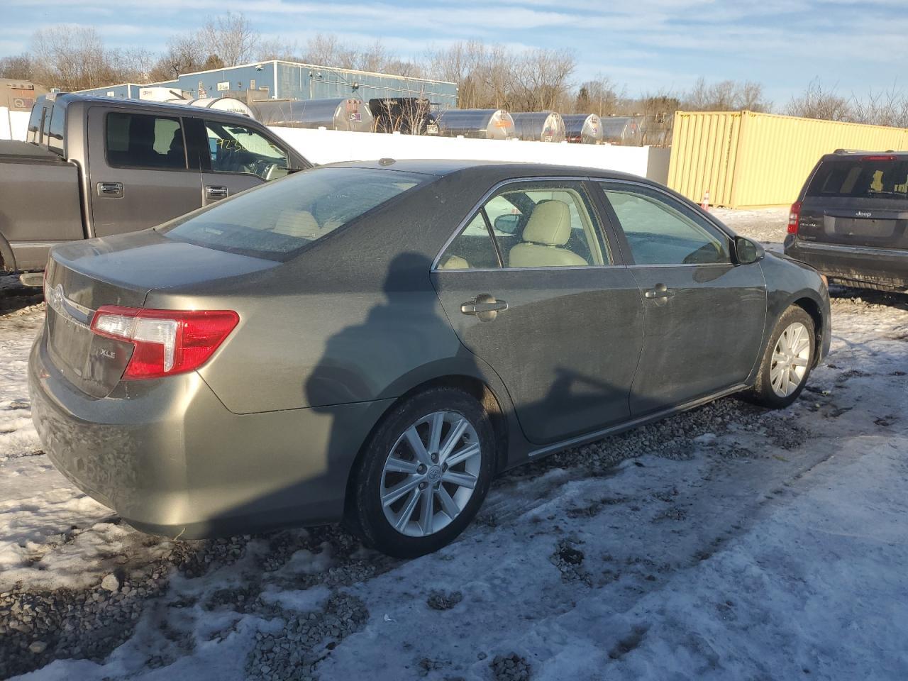 2013 TOYOTA CAMRY L - Фото 3
