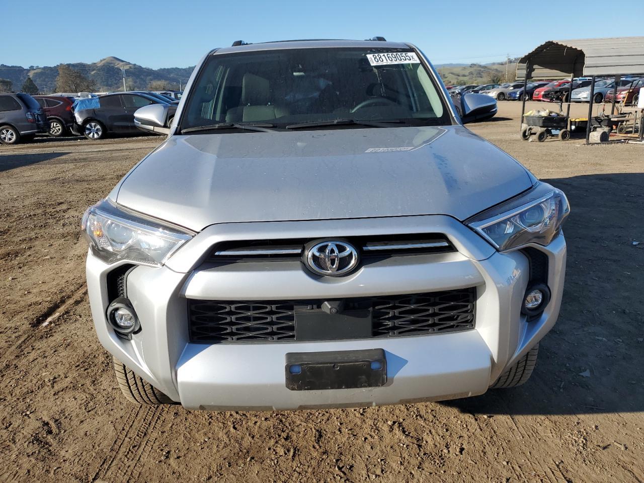 2022 TOYOTA 4RUNNER SR - Фото 5
