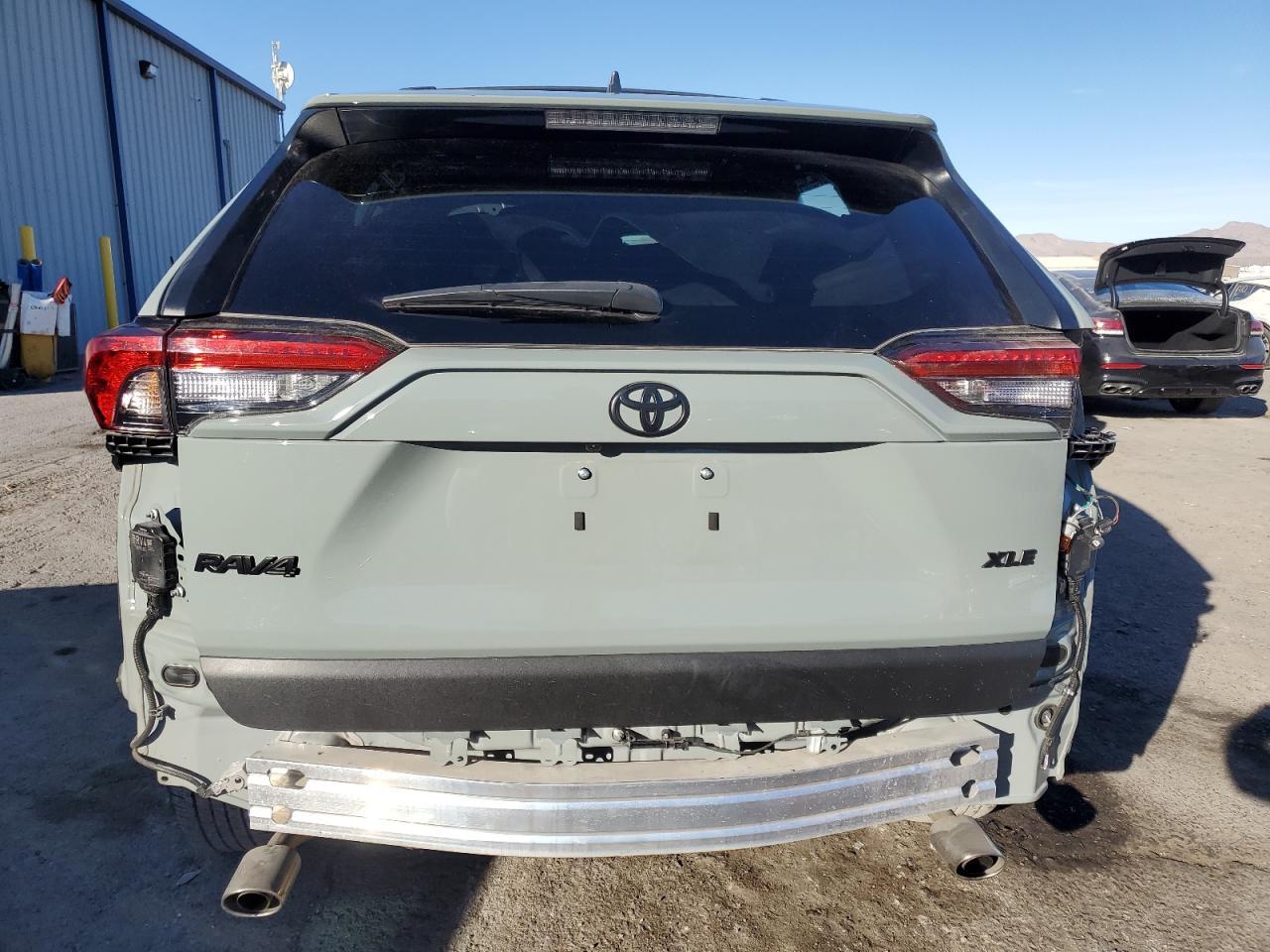 2022 TOYOTA RAV4 XLE - Фото 6