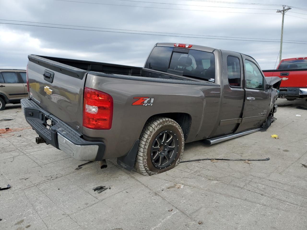 2013 CHEVROLET SILVERADO - Фото 3